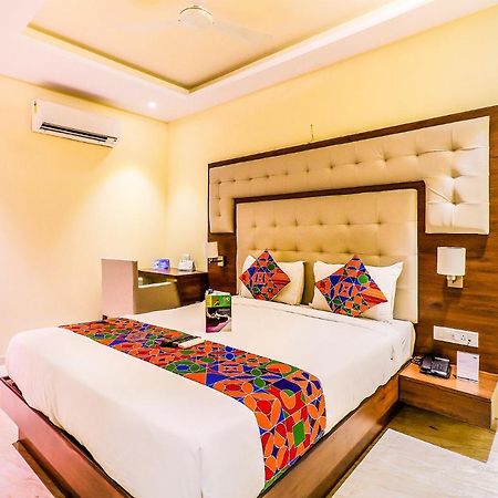 Fabexpress Adlon Andheri East Bombay Eksteriør billede
